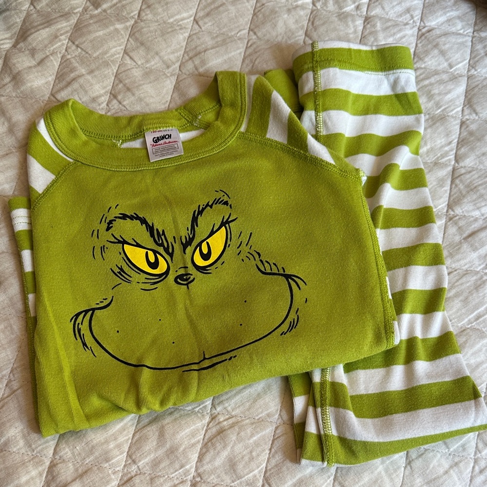 Hanna Andersson Grinch Green and White Pajama Set